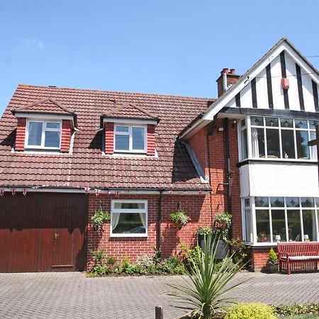 Beech Lodge Guest House New Milton Exterior photo